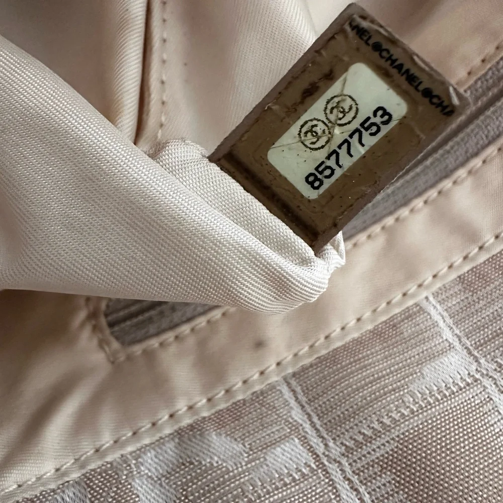 Vintage Chanel CC Jacquard Tote – Neutral Travel Line - Picture 8 of 11